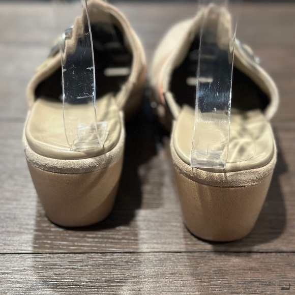 ECCO Studded Slide Clogs Womens Size 8 (EU 39) Suede Leather 2-1/2" Heel Mule - Picture 3 of 5